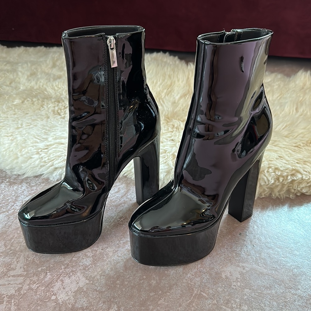 Patent Platform Boots Steve Madden